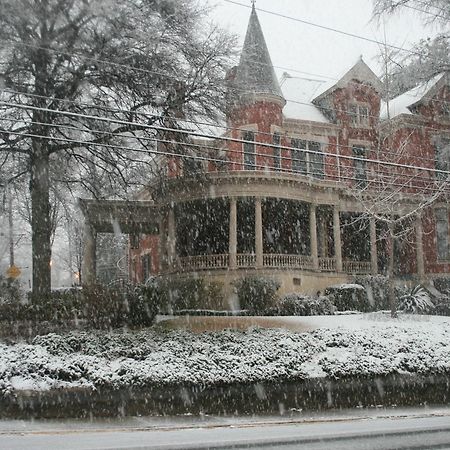 메이컨 Burke Mansion B&B 외부 사진