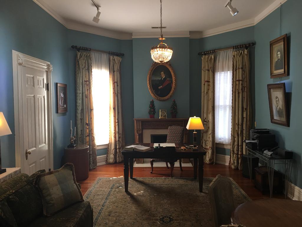 메이컨 Burke Mansion B&B 외부 사진