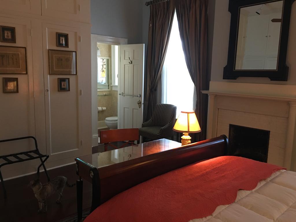 메이컨 Burke Mansion B&B 외부 사진