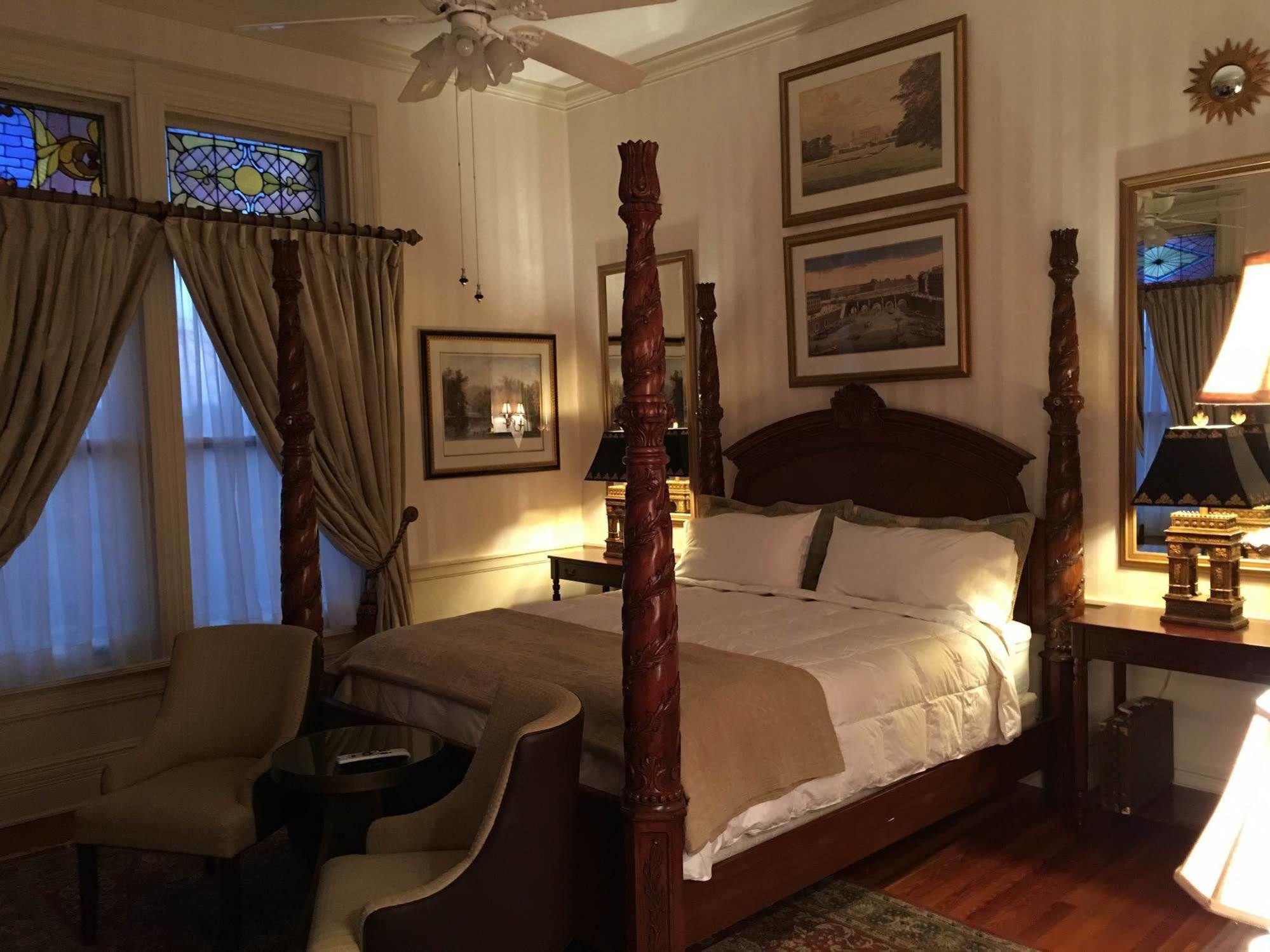 메이컨 Burke Mansion B&B 외부 사진