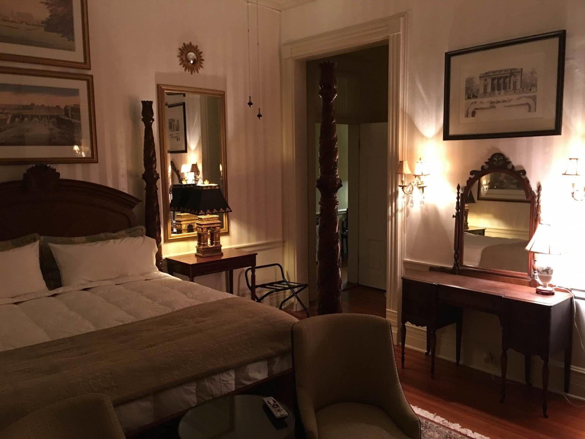 메이컨 Burke Mansion B&B 외부 사진