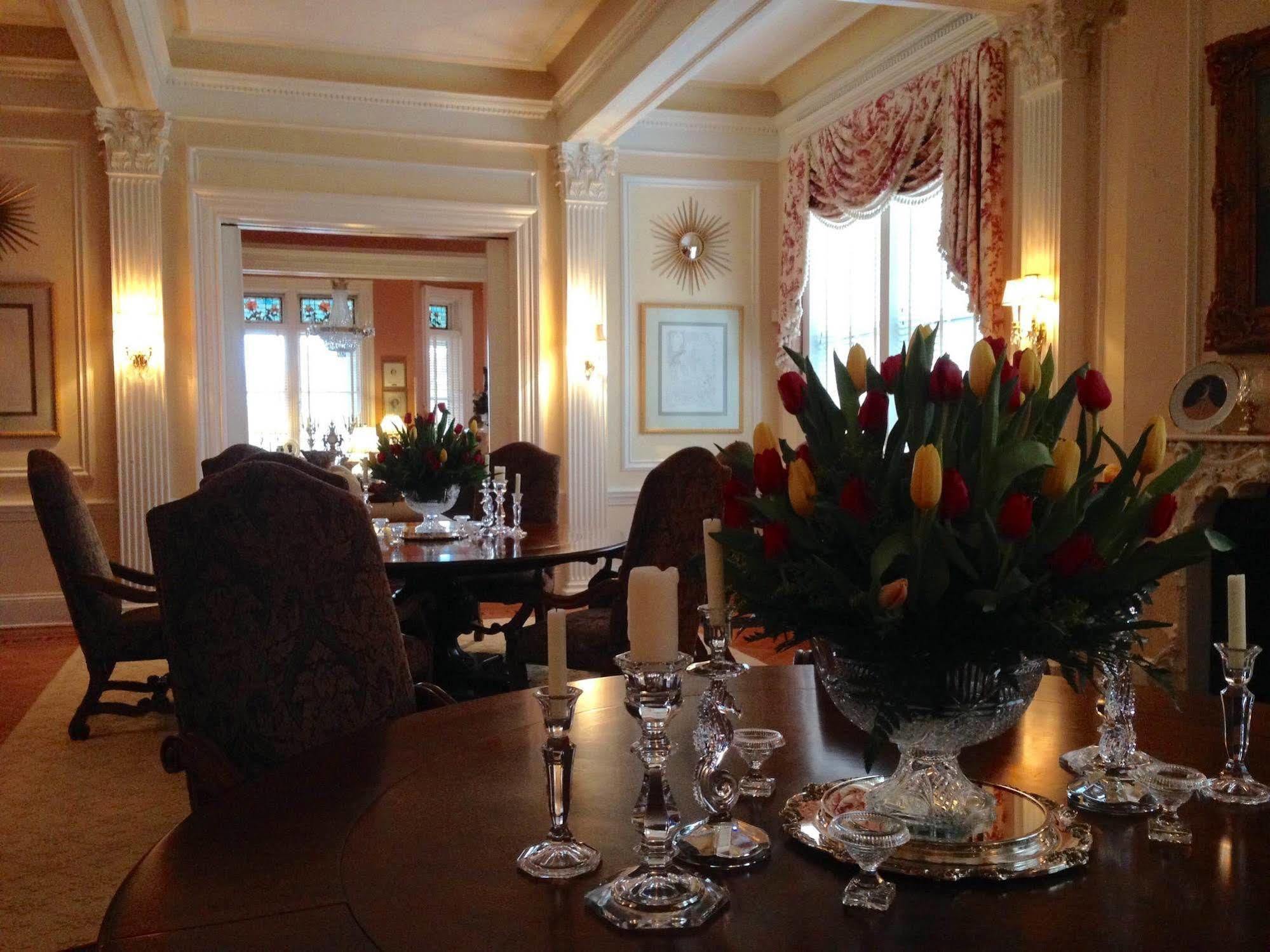 메이컨 Burke Mansion B&B 외부 사진