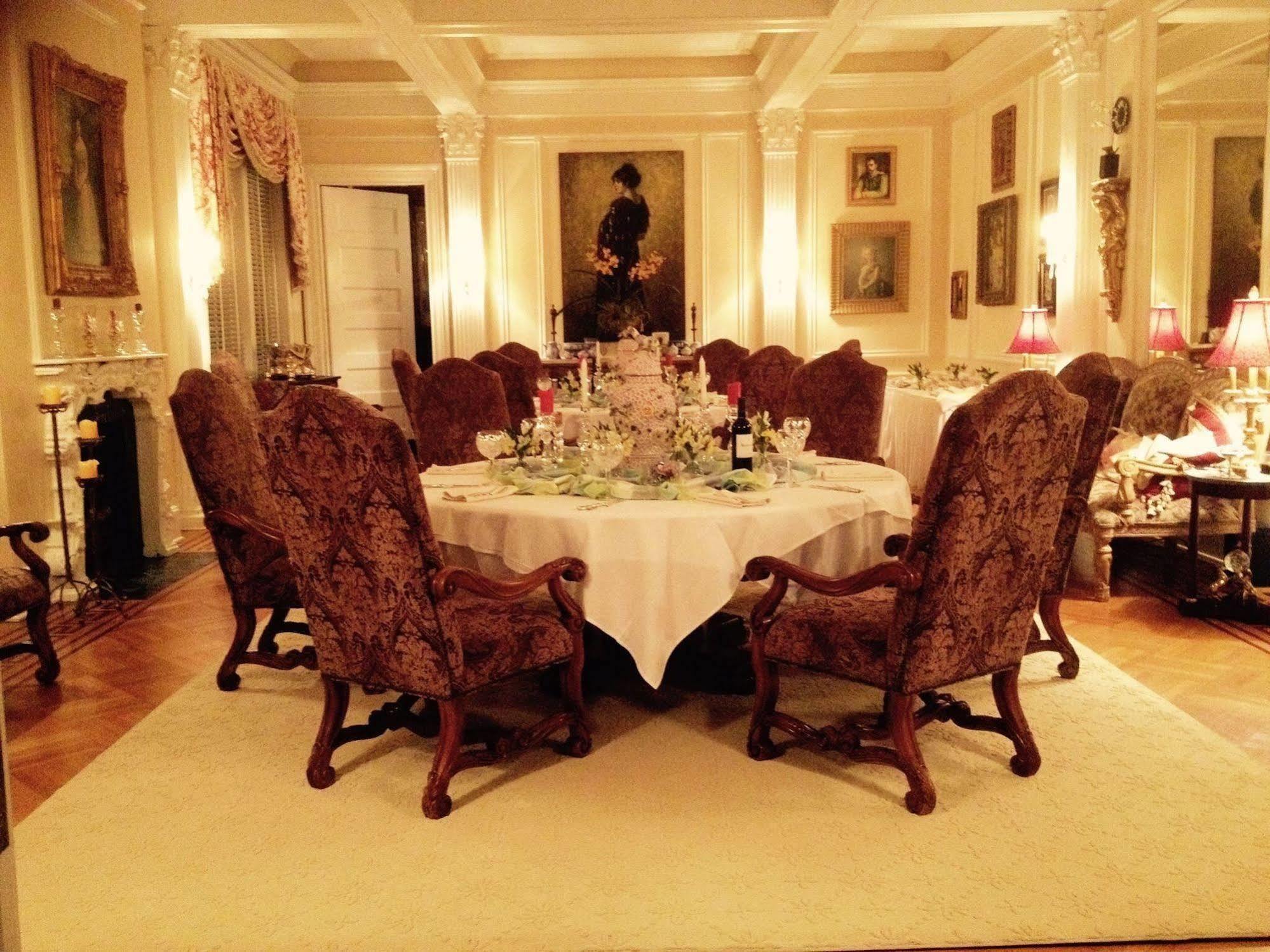 메이컨 Burke Mansion B&B 외부 사진