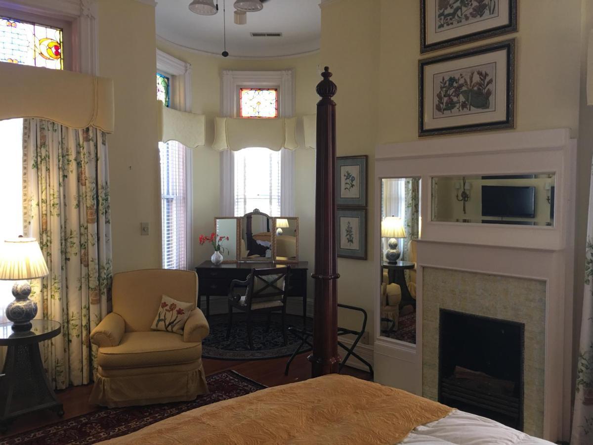 메이컨 Burke Mansion B&B 외부 사진
